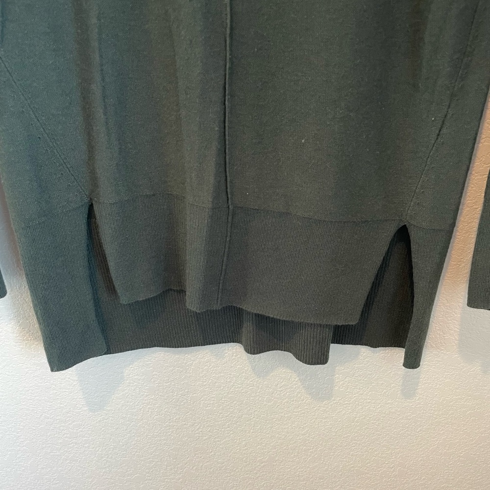 Trouvé Dark Green Crew Neck Sweater XS Lightweight Soft Minimalist Basic Women - Picture 3 of 8
